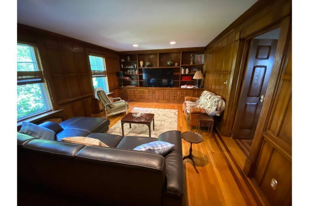 Photo of Livingroom in Marblehead