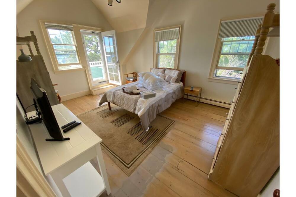 Photo of Bedroom in Marblehead