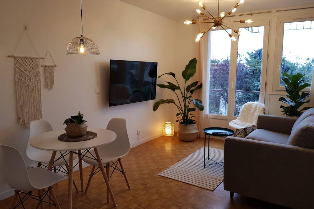 Photo of Livingroom in Houilles
