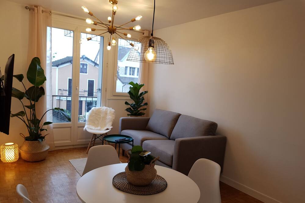 Photo of Livingroom in Houilles
