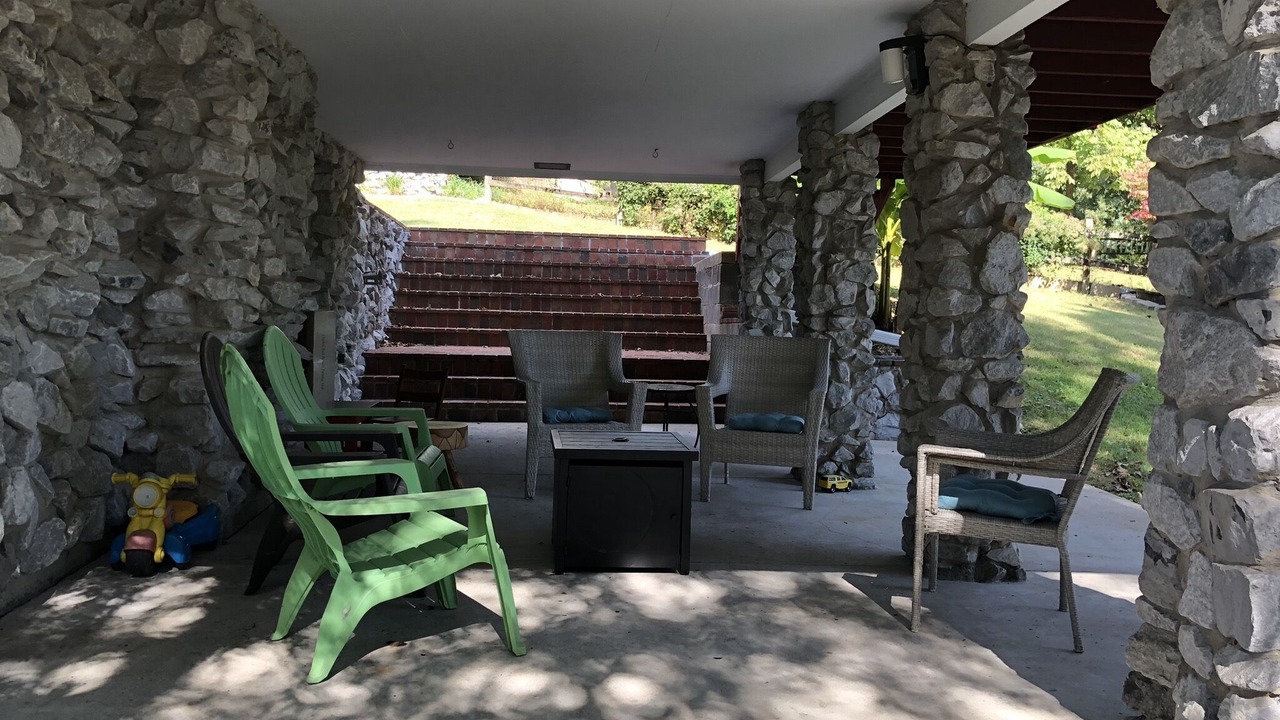 Photo of Patio Balcony in Grand Rivers
