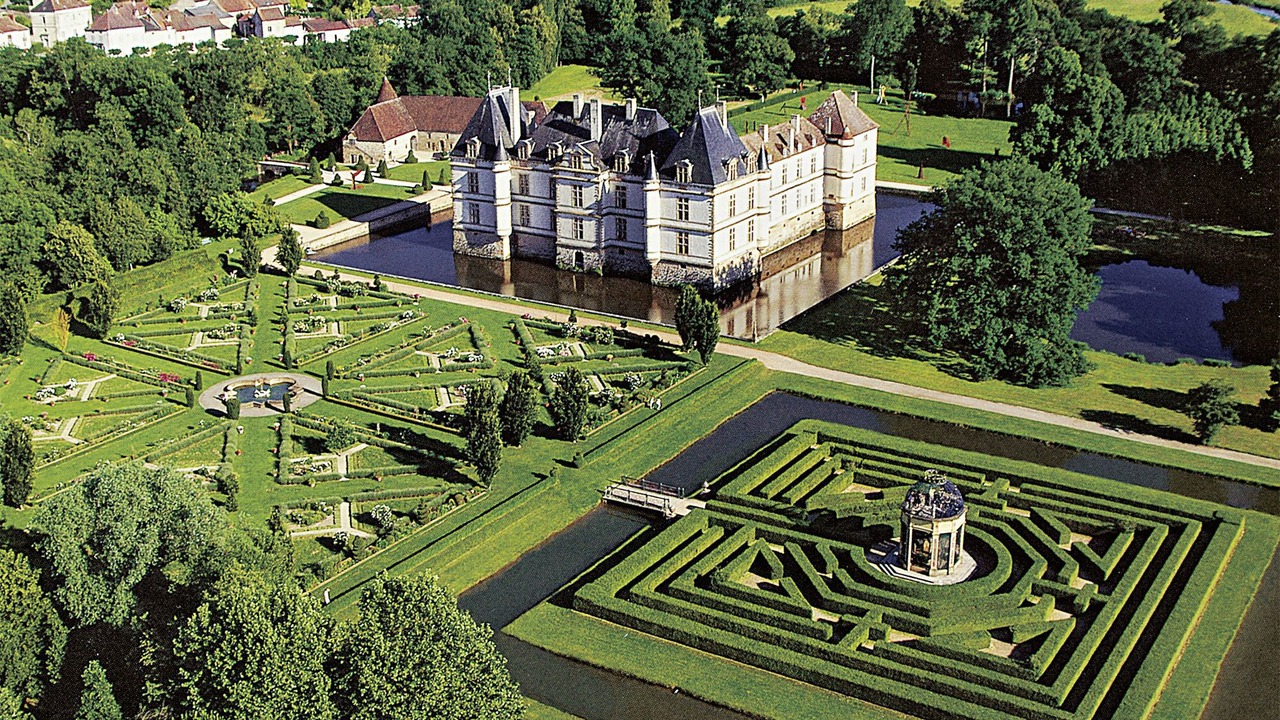 Photo of Others in Cluny