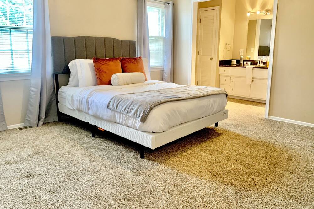 Photo of Bedroom in Greensboro
