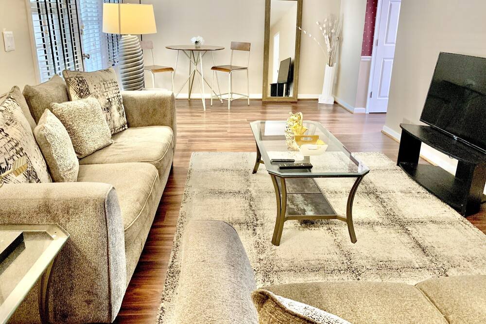 Photo of Livingroom in Greensboro