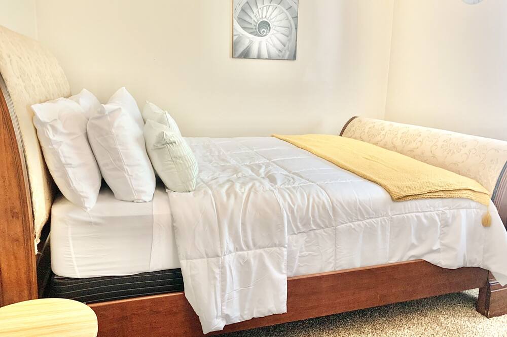 Photo of Bedroom in Greensboro