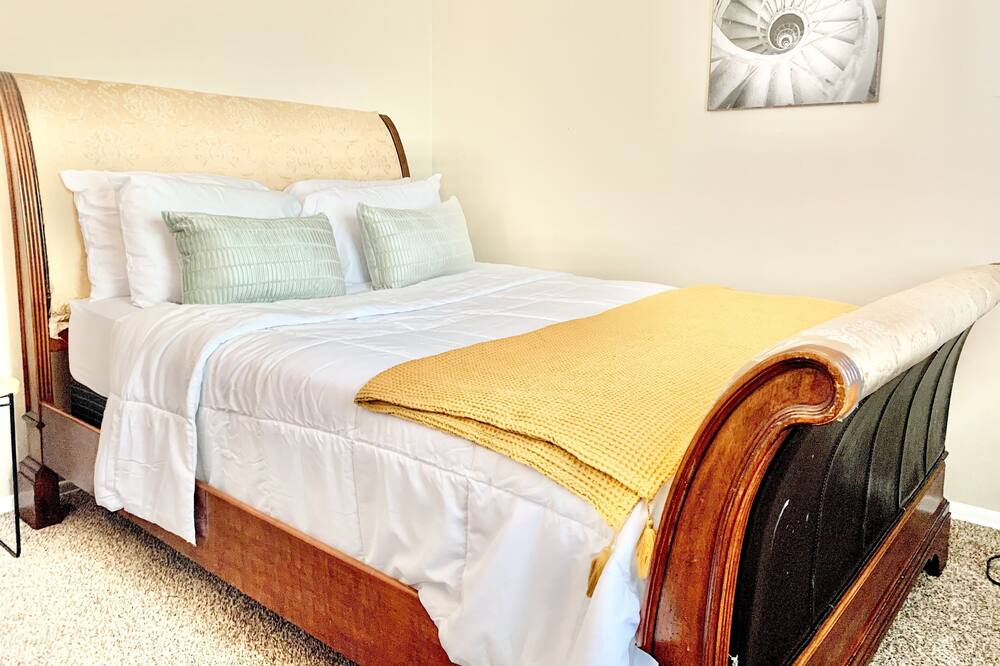 Photo of Bedroom in Greensboro
