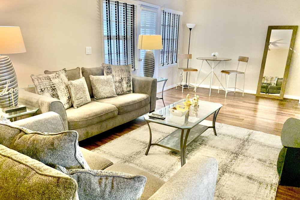 Photo of Livingroom in Greensboro