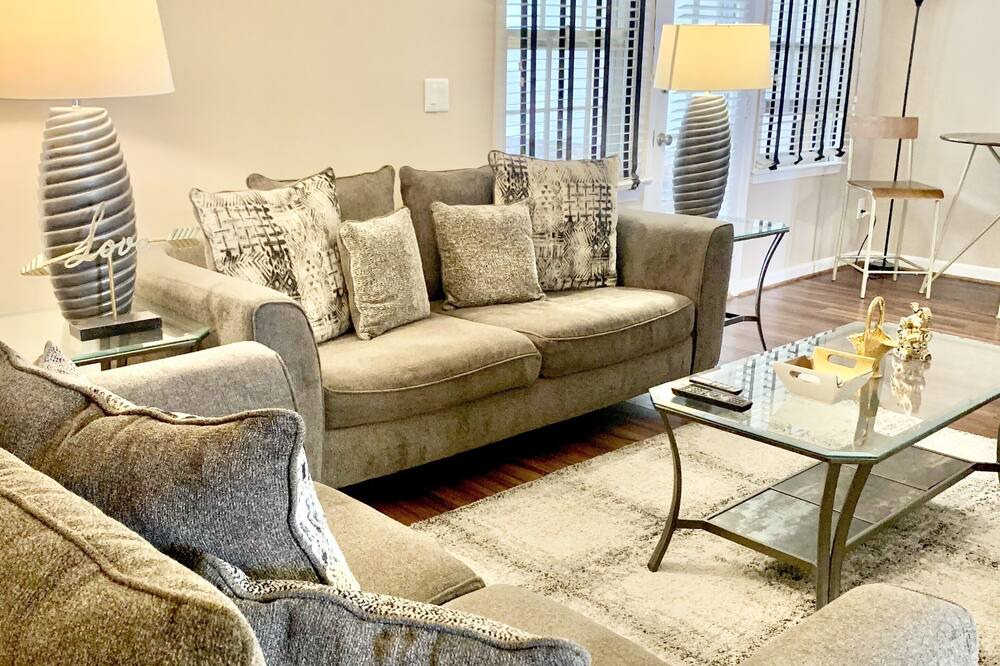 Photo of Livingroom in Greensboro
