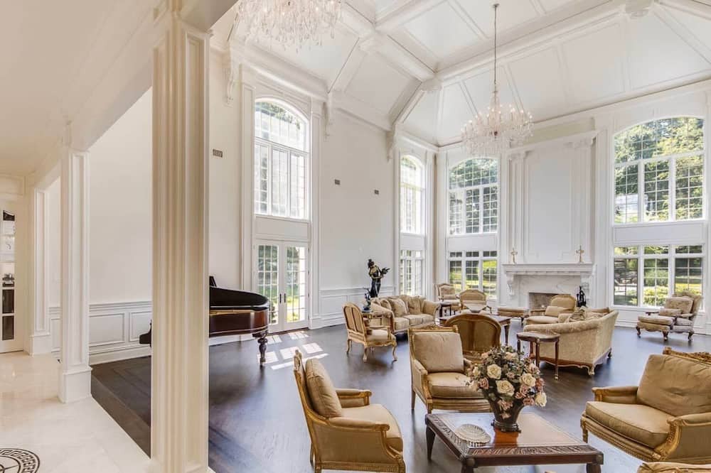 Photo of Livingroom in Saddle River