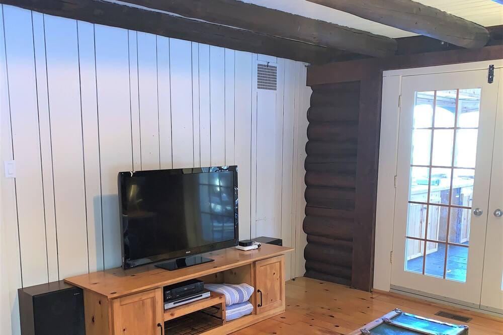 Photo of Livingroom in Morin Heights