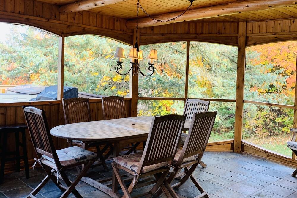 Photo of Patio Balcony in Morin Heights