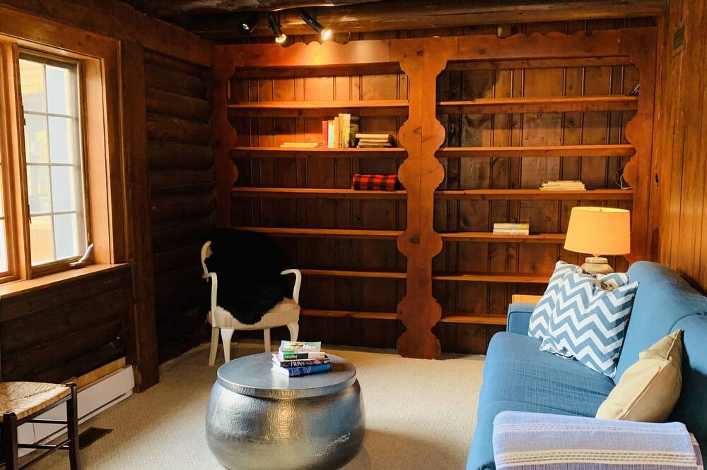 Photo of Livingroom in Morin Heights