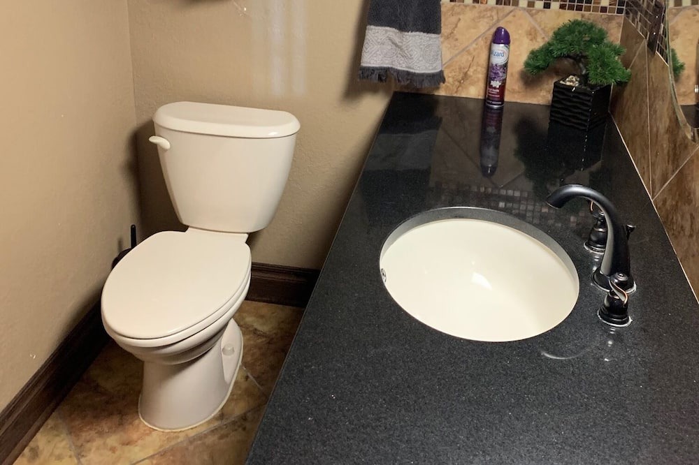 Photo of Bathroom in Hoyt