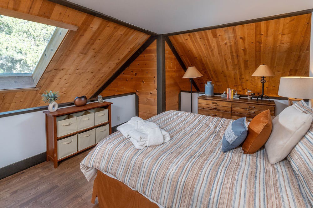 Photo of Bedroom in Overlook Park