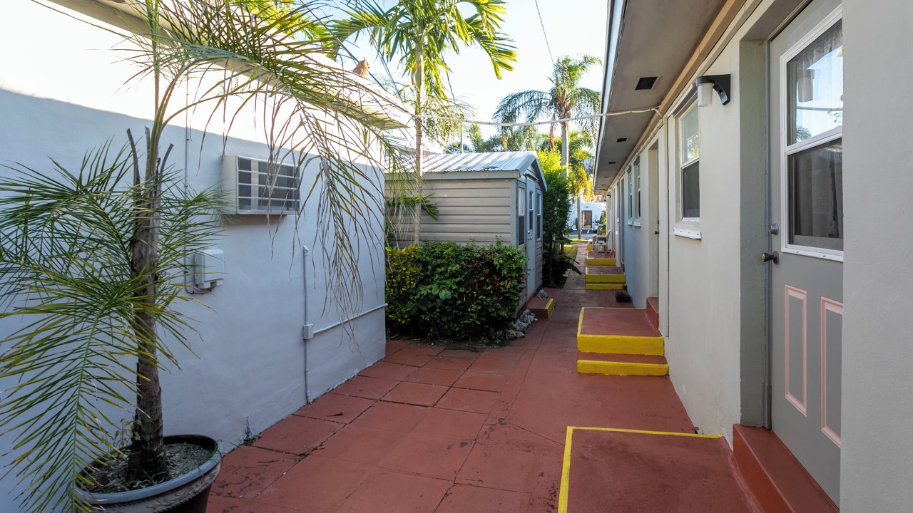 Photo of Outdoor in Hallandale Beach