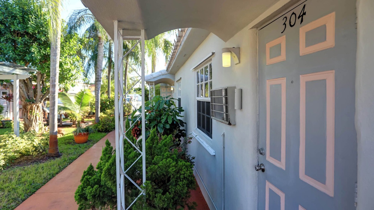 Photo of Outdoor in Hallandale Beach