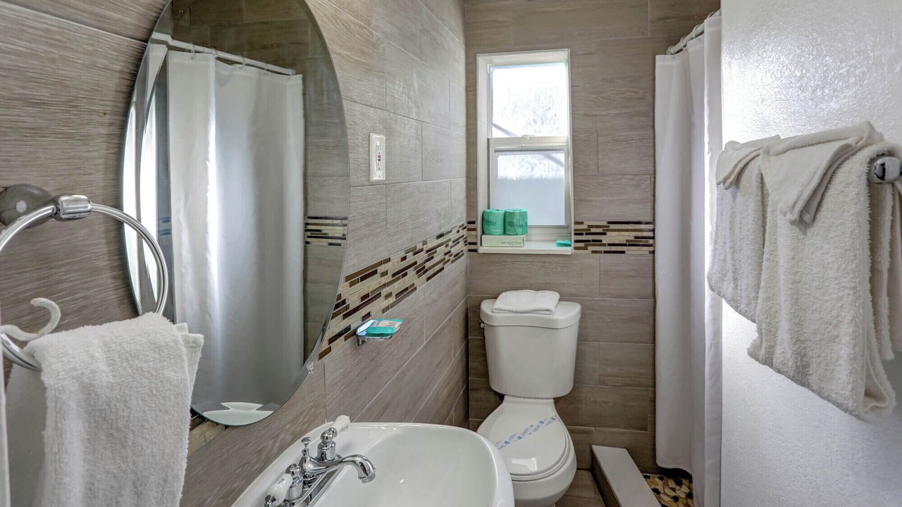 Photo of Bathroom in Hallandale Beach