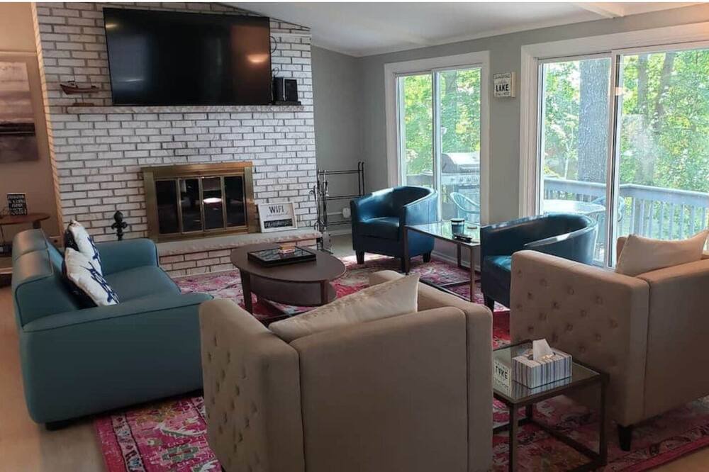 Photo of Livingroom in Gladwin