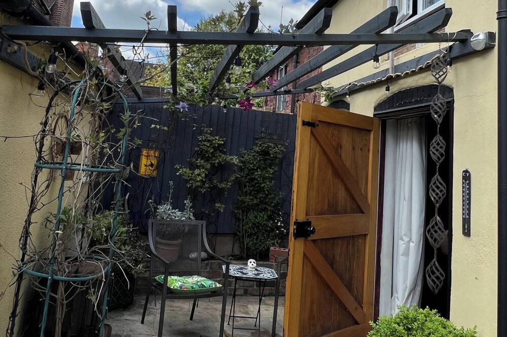 Photo of Outdoor in Madeley