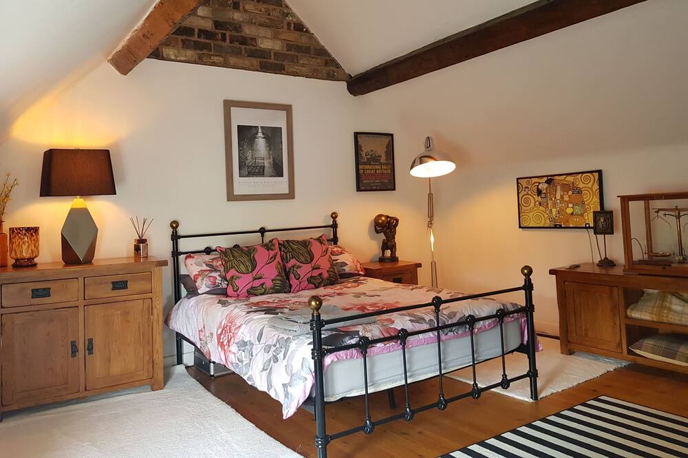 Photo of Bedroom in Madeley