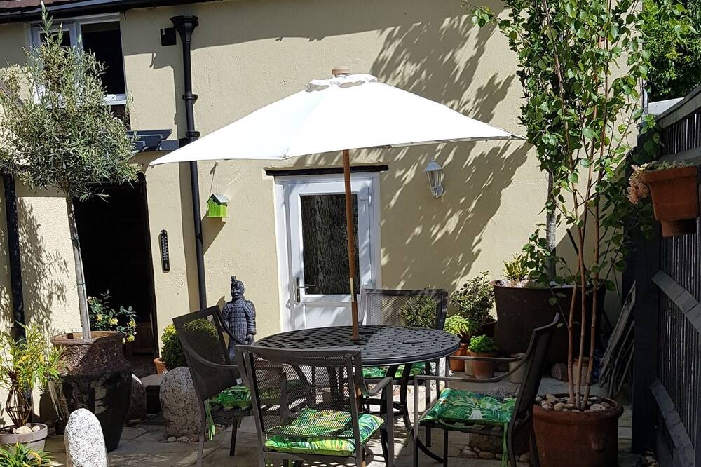 Photo of Patio Balcony in Madeley