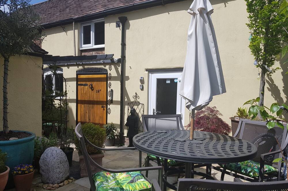 Photo of Patio Balcony in Madeley