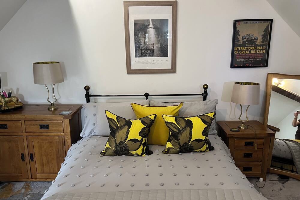 Photo of Bedroom in Madeley