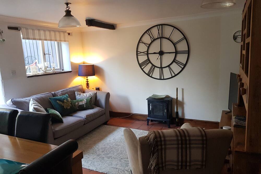 Photo of Livingroom in Madeley