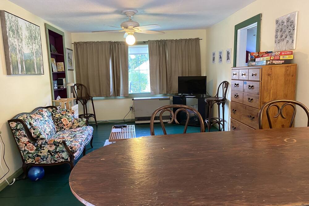 Photo of Livingroom in Pittsfield