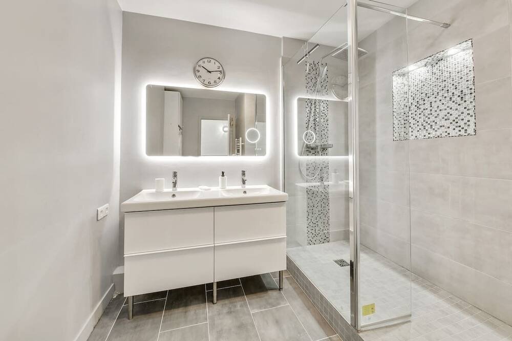 Photo of Bathroom in Le Chesnay