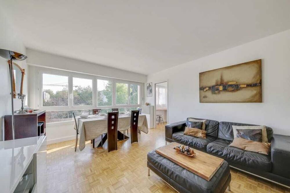 Photo of Livingroom in Le Chesnay
