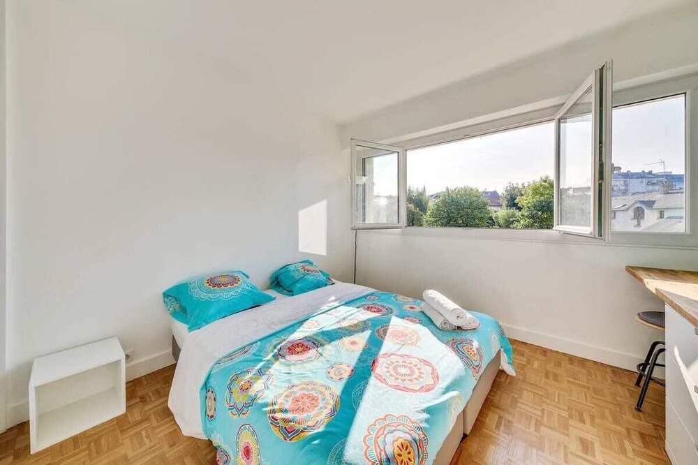 Photo of Bedroom in Le Chesnay