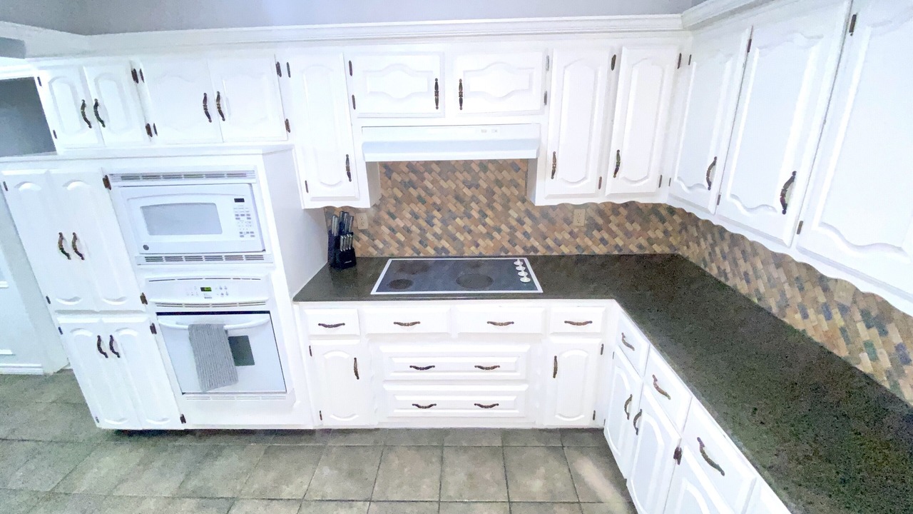 Photo of Kitchen in Buckner Terrace - Everglade Park