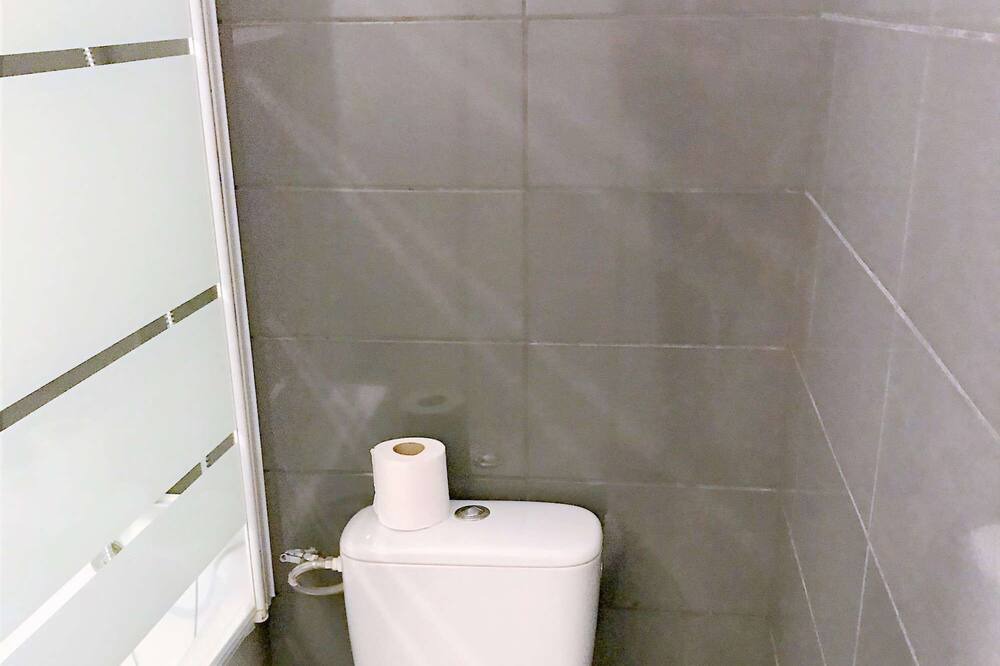Photo of Bathroom in Saint Genes