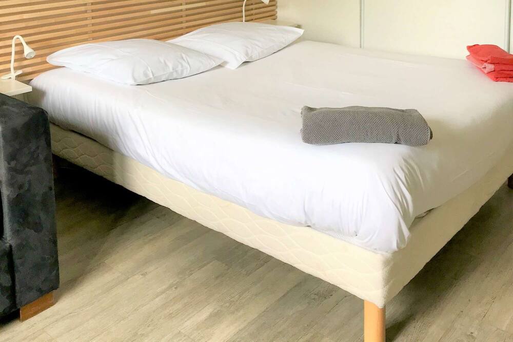 Photo of Bedroom in Saint Genes