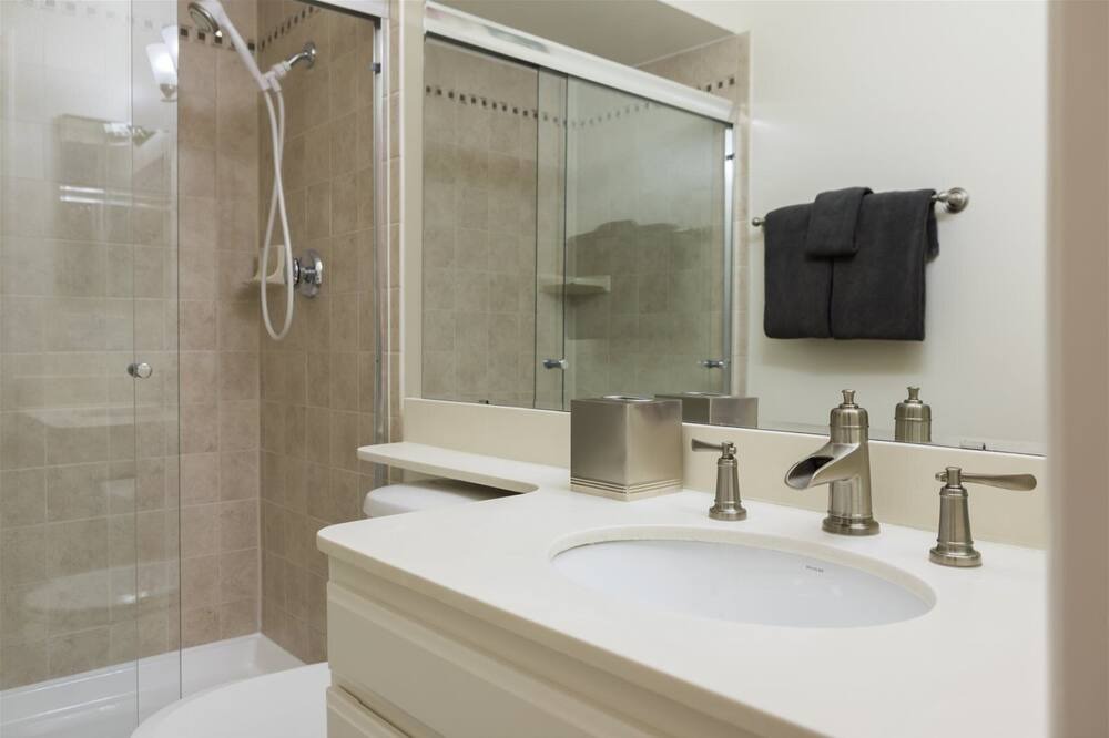 Photo of Bathroom in Clearview