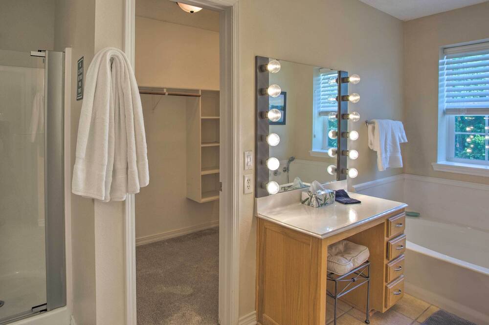 Photo of Bathroom in Longview