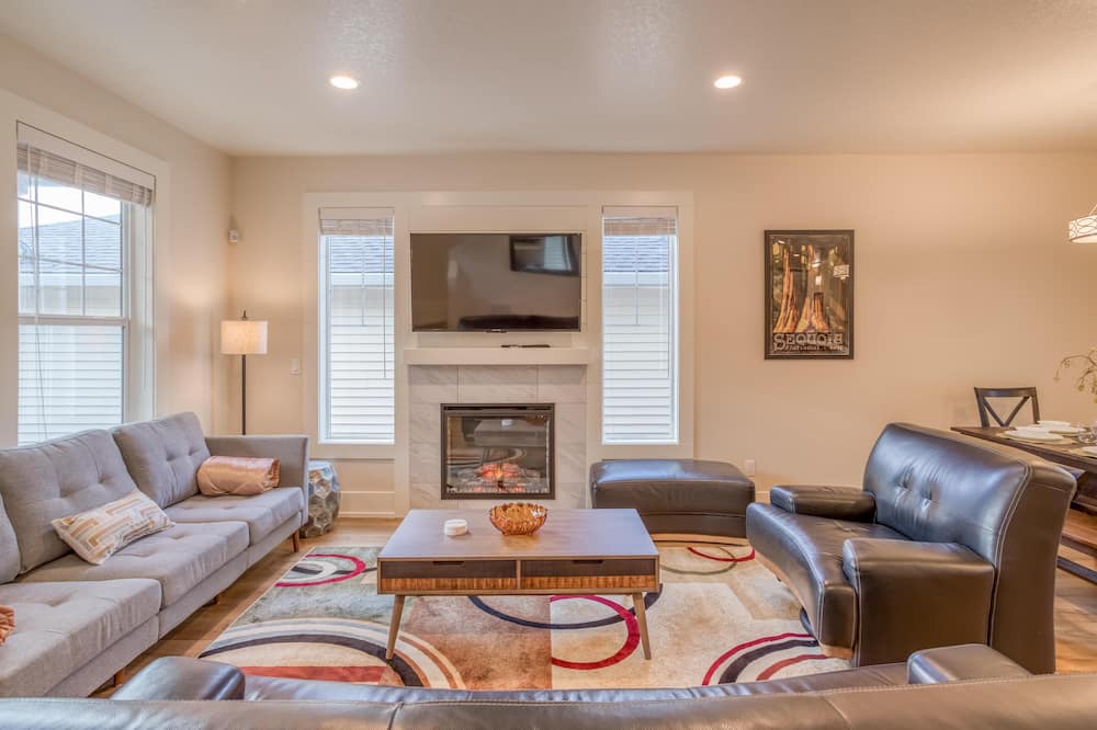 Photo of Livingroom in Netarts