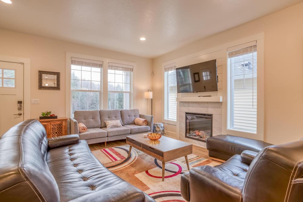 Photo of Livingroom in Netarts