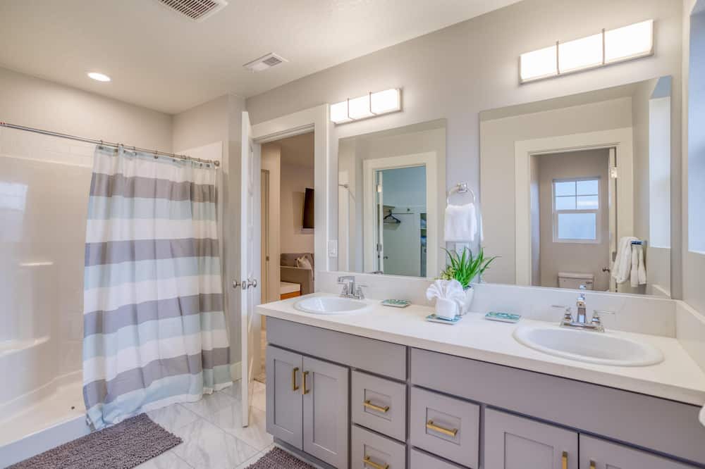 Photo of Bathroom in Netarts