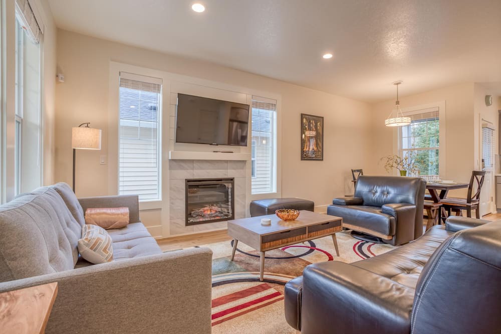 Photo of Livingroom in Netarts