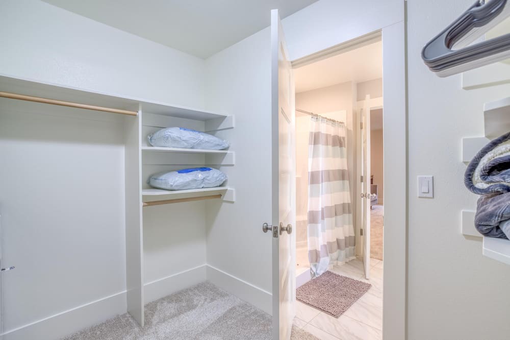 Photo of Bedroom in Netarts