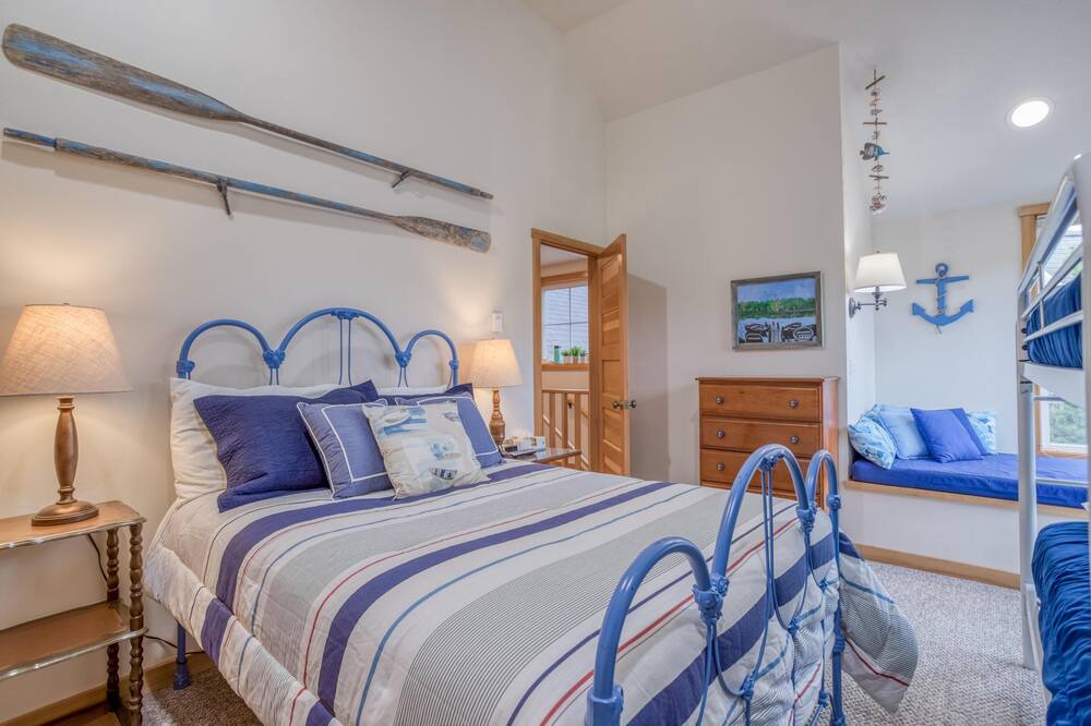 Photo of Bedroom in Shorepine Village