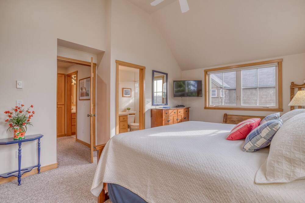 Photo of Bedroom in Shorepine Village