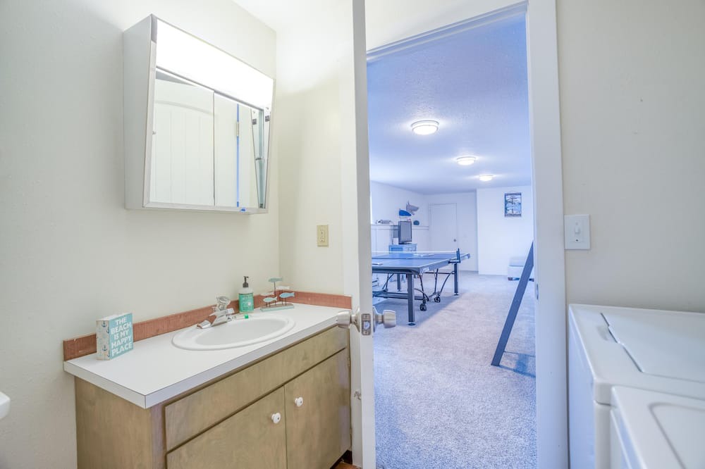 Photo of Bathroom in Bayshore