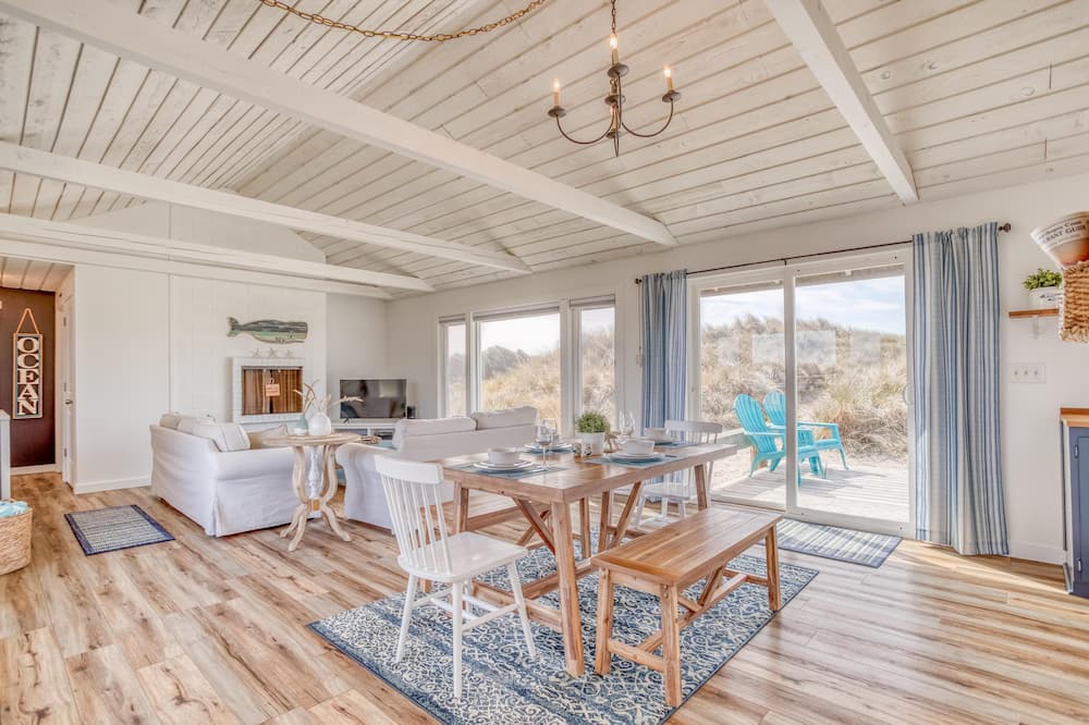 Photo of Livingroom in Bayshore