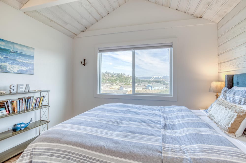 Photo of Bedroom in Bayshore