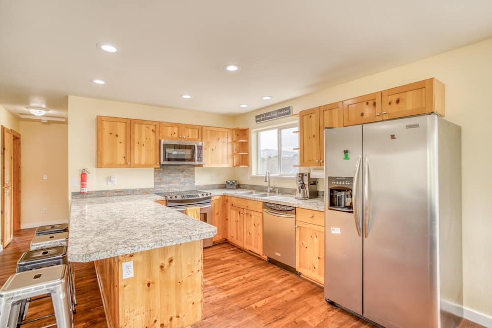 Photo of Kitchen in Kiwanda Shores