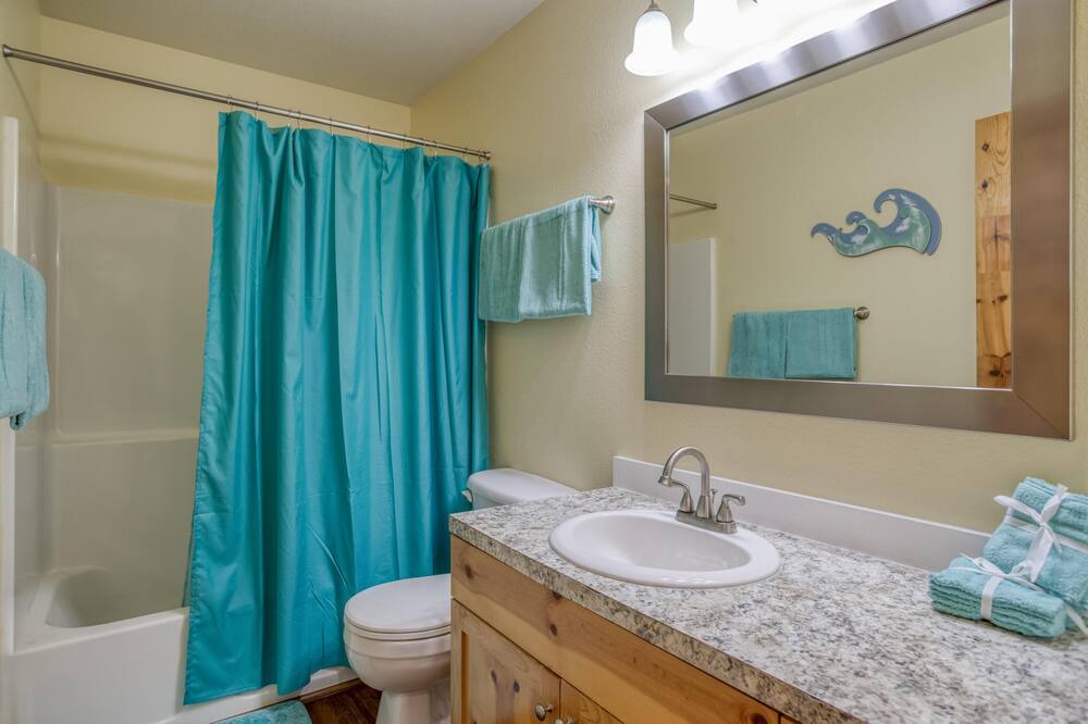 Photo of Bathroom in Kiwanda Shores