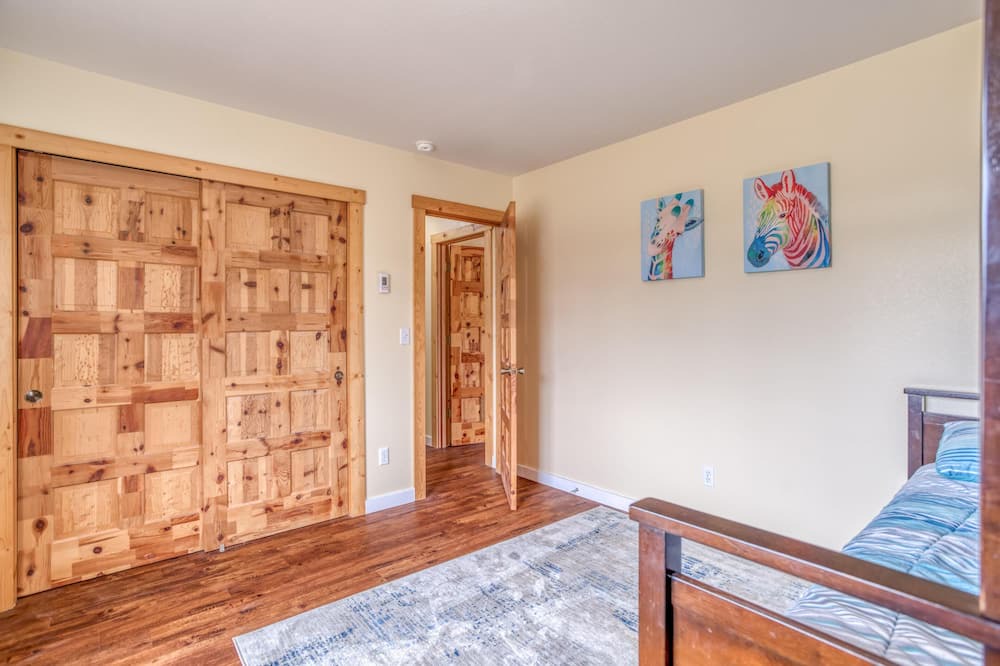 Photo of Bedroom in Kiwanda Shores